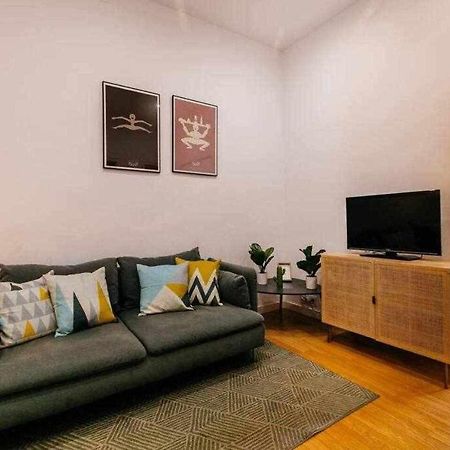 Cozy & Central Apartment Barcelona Exteriör bild